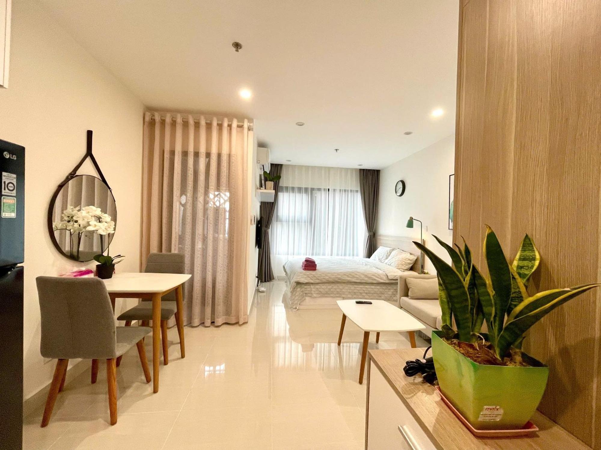 Phuong Linh S21712a21 *